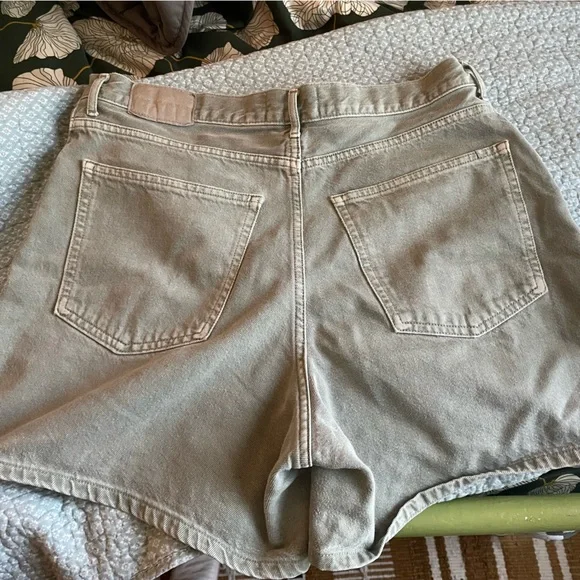 Everlane A-Line Short - Picture 3 of 7